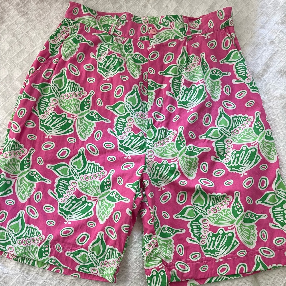 Lilly Pulitzer sz14 Bermuda shorts. Lined, pockets butterfly print WHITE LABEL
